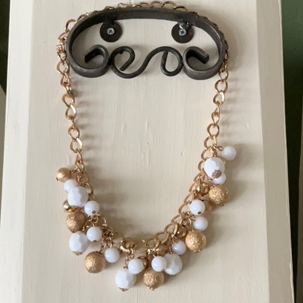 Cha Cha Necklace Textured & Smooth Gold-Tone Beads & Faceted White Beads